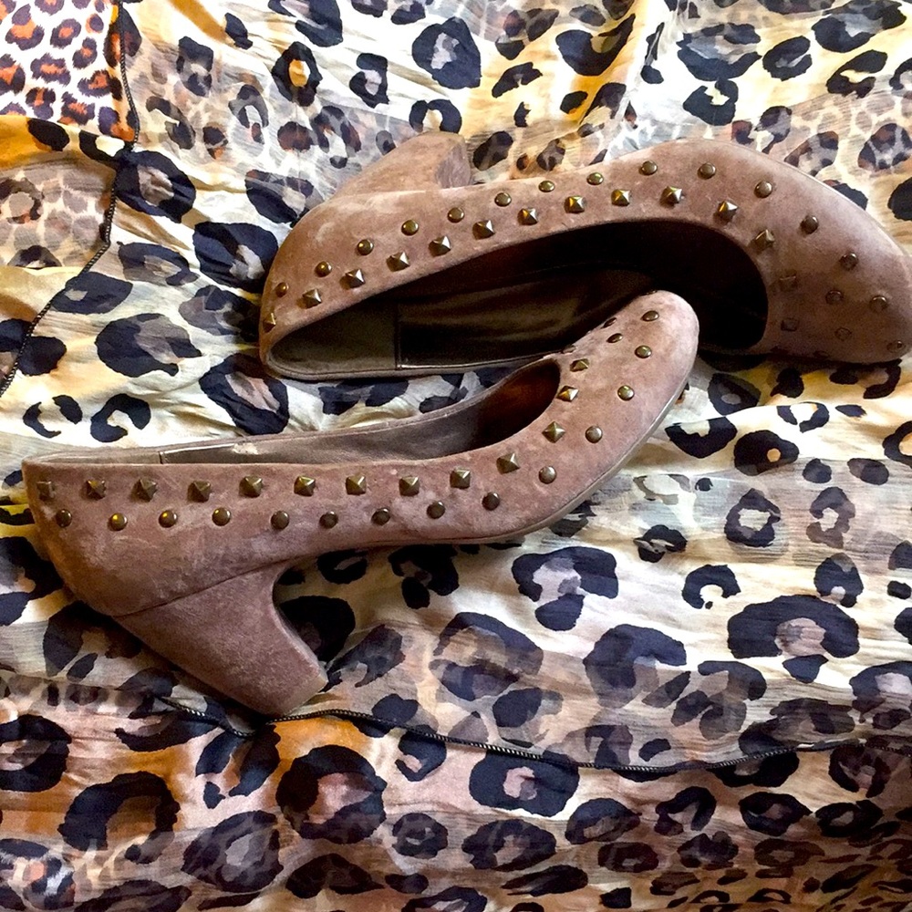 Adorable ladies low pump 8M
